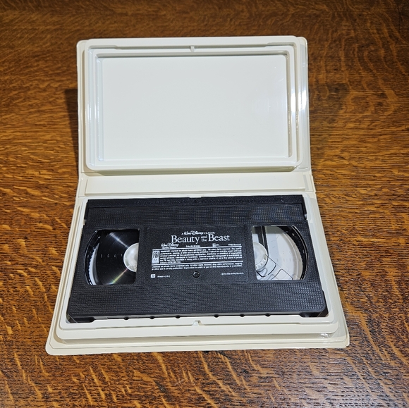 Disney Beauty and the Beast VHS Black Diamond Classic - Picture 8 of 10